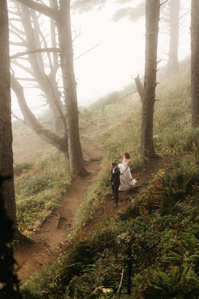 lesbian couple eloping on Oregon Coast