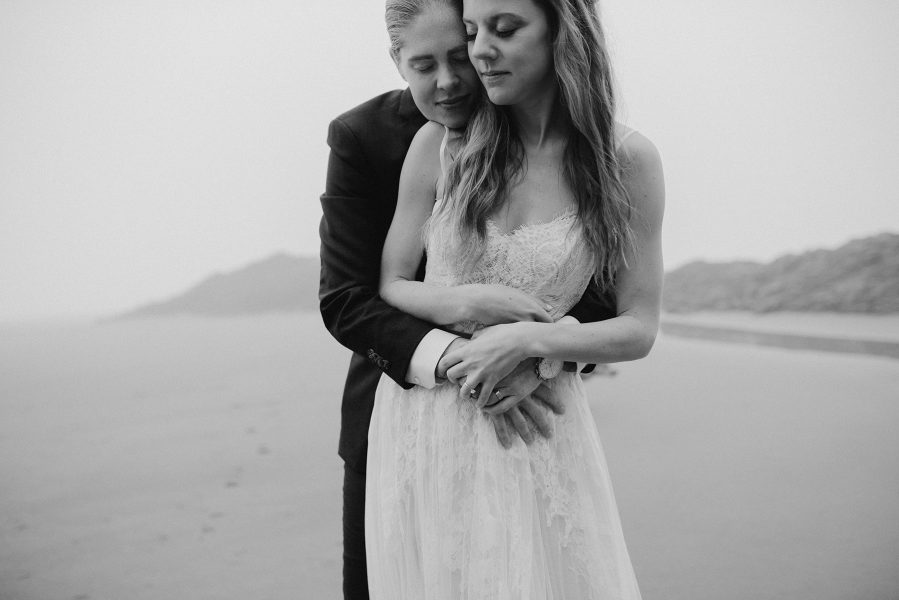 lesbian couple eloping on Oregon Coast