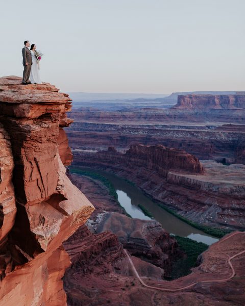 moab elopement photographer cliff dusk colorful dead horse state park
