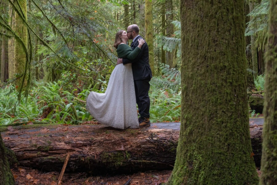 Washington Elopement Photographer