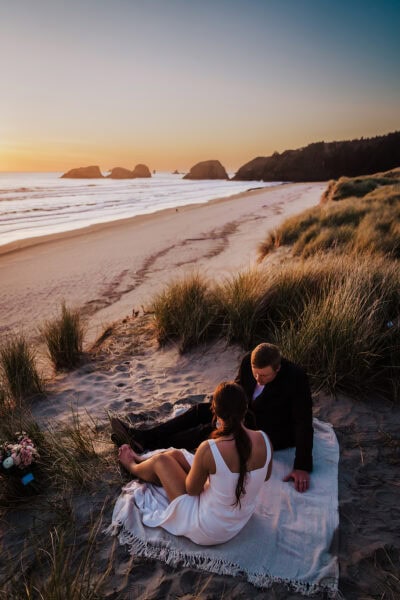 Oregon Coast Elopement Sunset dinner