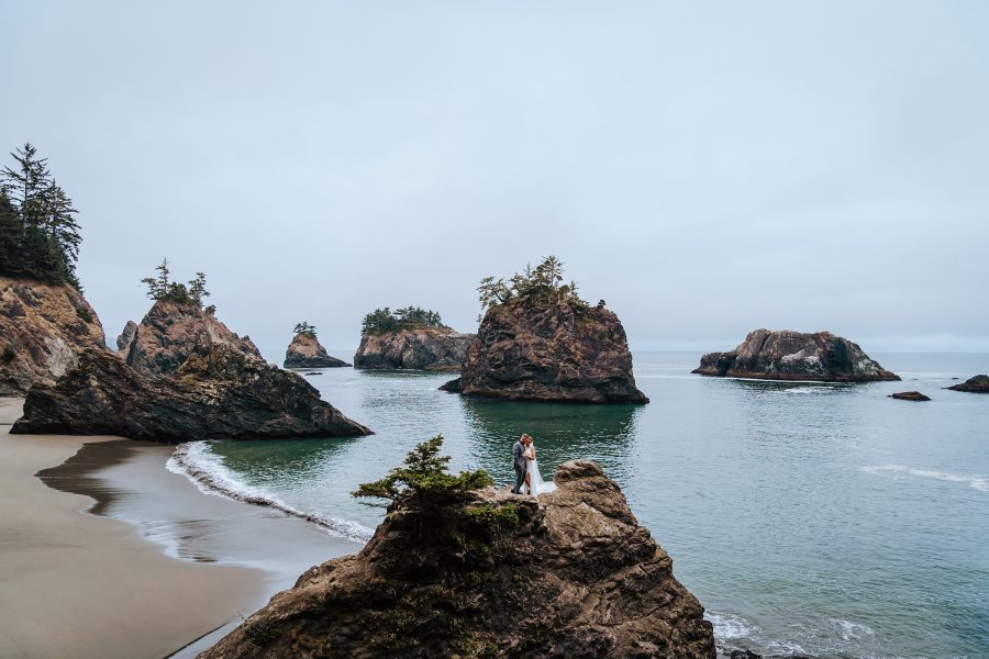 Southern Oregon Coast Elopement by Myrtle Creative Co.