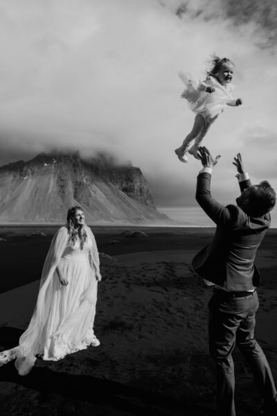 Family eloping on Stokknes beach in Iceland