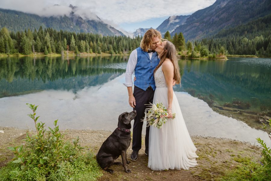 Couple elopes with dog at Snoqualmie Pass, Outshined Photography
