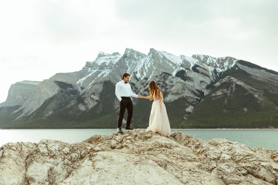 wedding photos at mountain lake