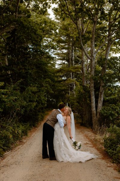 Elopement couple in Maine