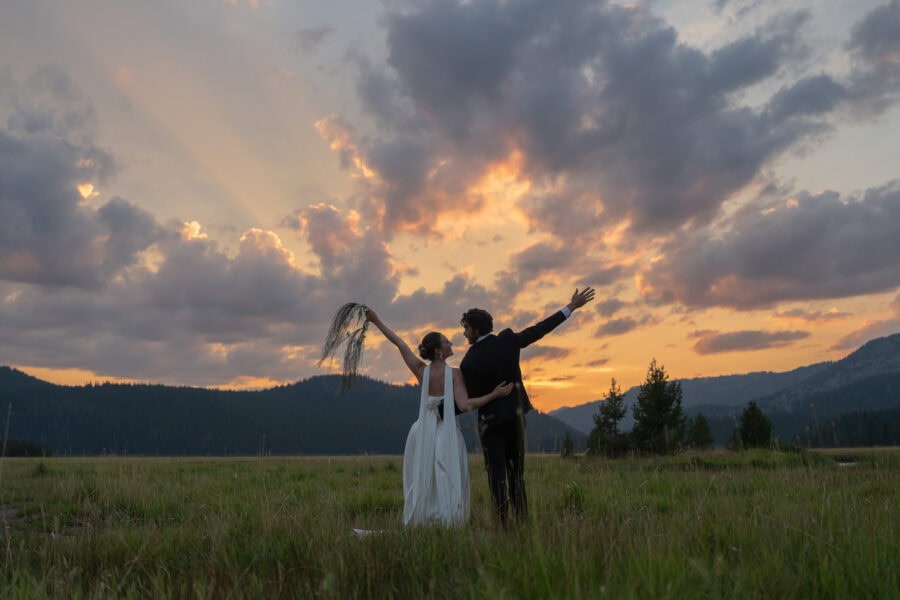 Oregon Elopement Photographer
