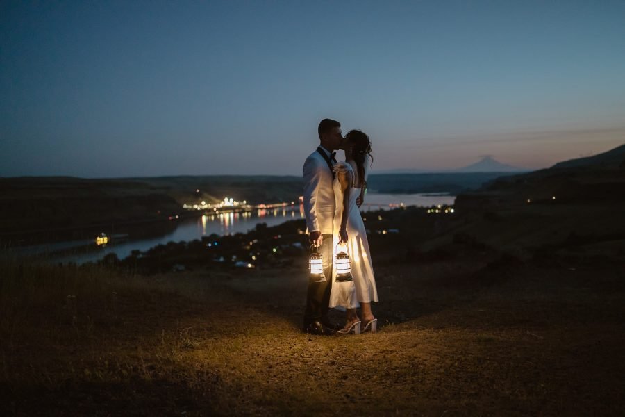 Elope in Oregon along the Columbia River Gorge