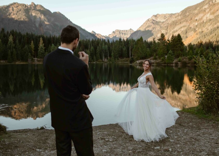 SNOQUALMIE PASS elopement couple