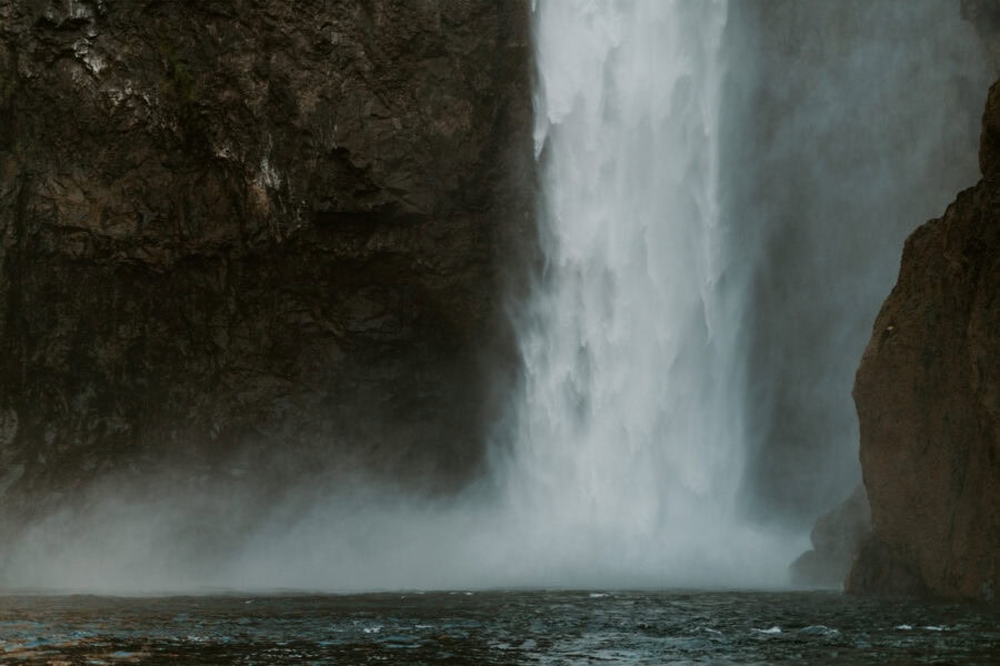 Waterfall Rattle Snoqualmie Falls & Rattlesnake Lake Elopement - Wandering Weddings